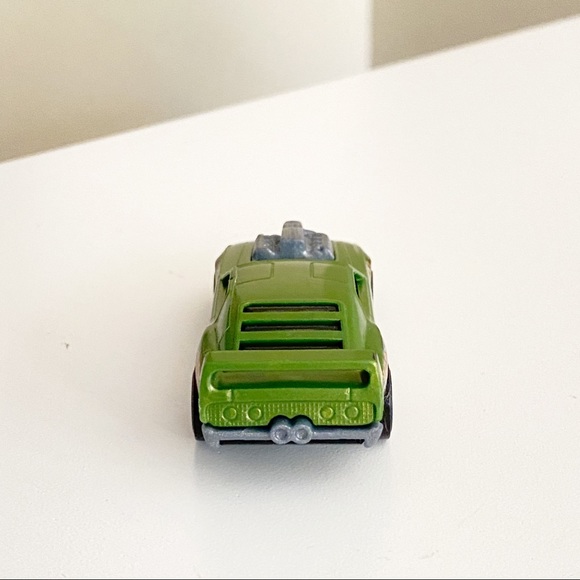 Hot Wheels - 2004 Riveted - Picture 3 of 7